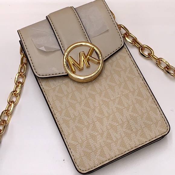 NWT MICHAEL KORS CARMEN SMALL NORTH SOUTH PHONE XBODY LIGHT SAND SIGNATU… - Picture 3 of 15